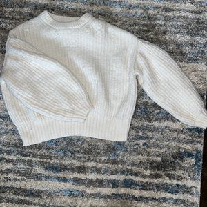 White super soft sweater with puff sleeves